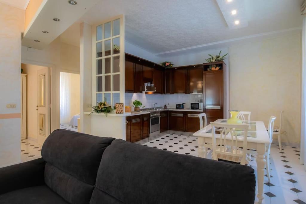 Mare In Vista Apartment Каполивери Екстериор снимка