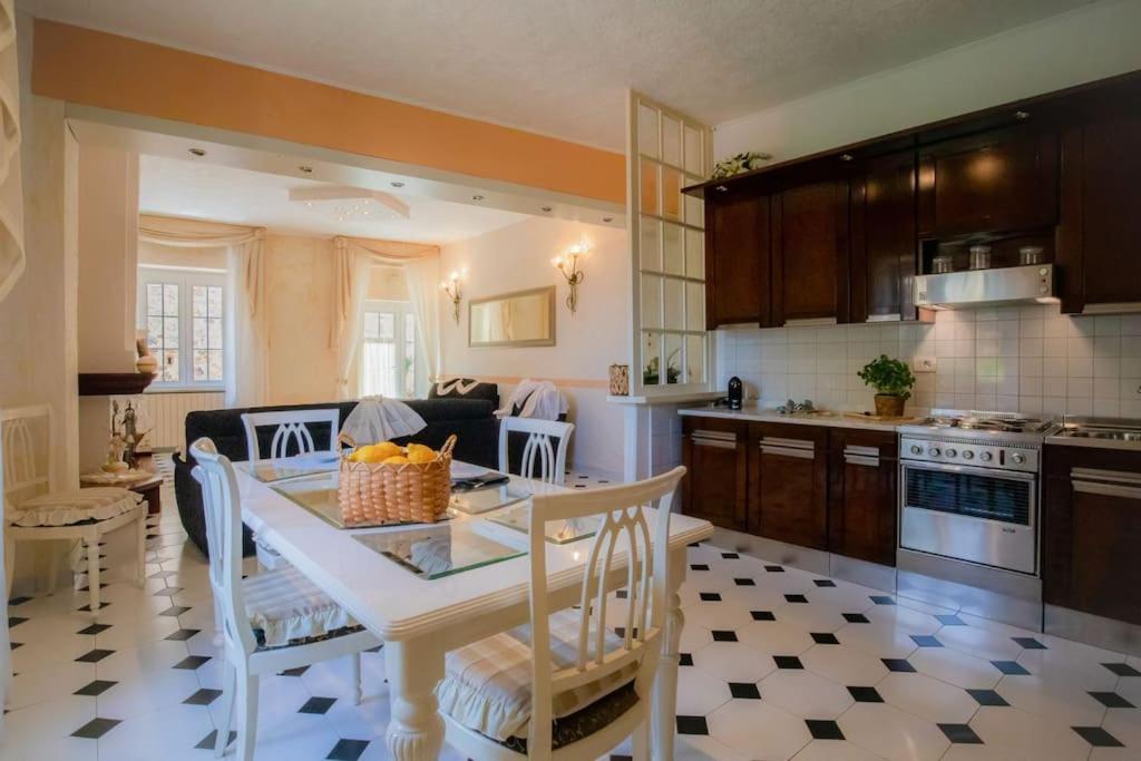 Mare In Vista Apartment Каполивери Екстериор снимка
