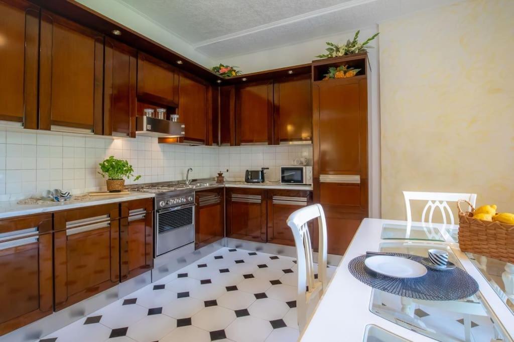Mare In Vista Apartment Каполивери Екстериор снимка